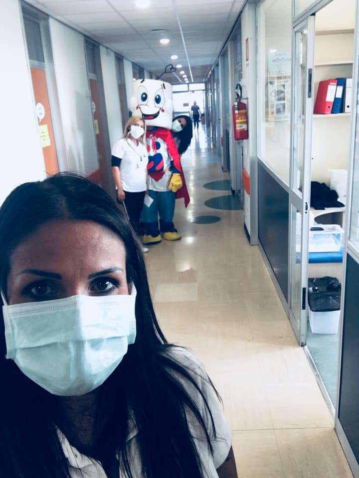 La mascotte dei Linfoamici nel reparto di Oncoematologia Pediatrica dell'ospedale San Matteo di Pavia
