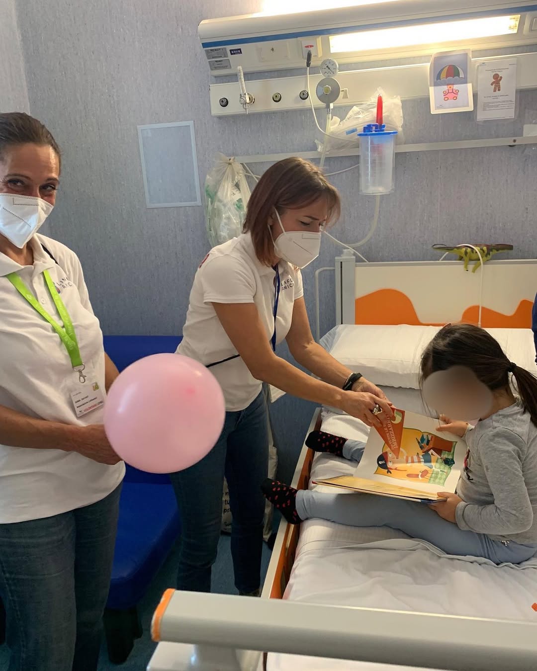 Abbracci in corsia: ospedale bambino Gesù di Roma