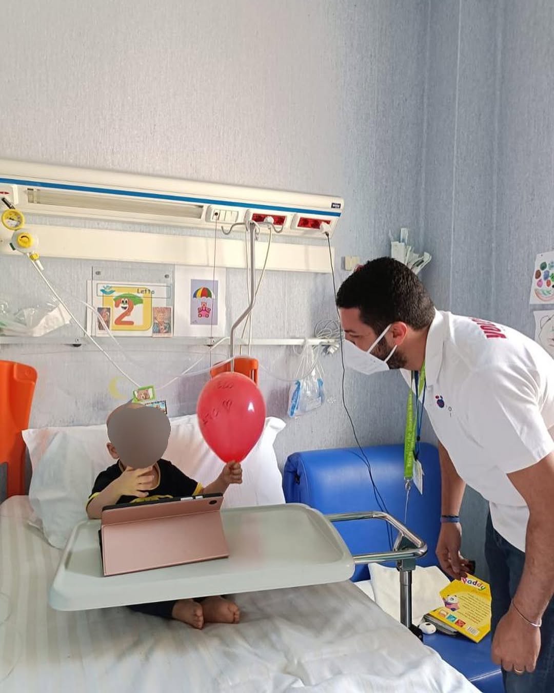 Abbracci in corsia: Ospedale Bambin Gesù